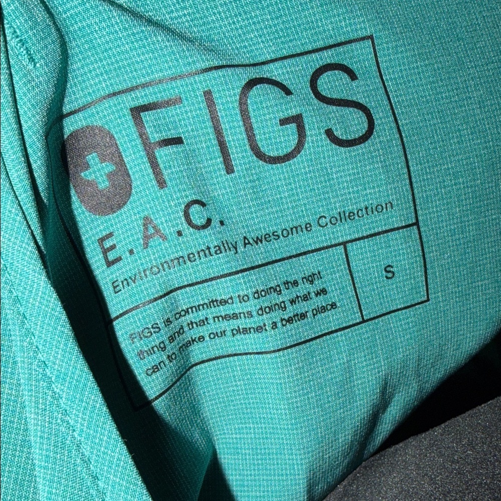 •Figs Environmentally Awesome Collection (EAC) eucalyptus green• - Picture 5 of 8
